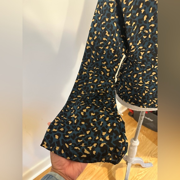 BCBG two piece shirt and skirt set size L/10 - Picture 7 of 9